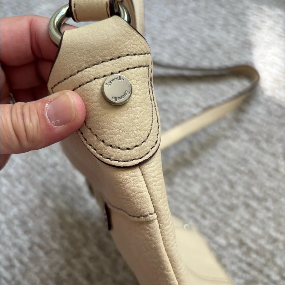Tignanello Cream Leather Shoulder Bag - Picture 9 of 16